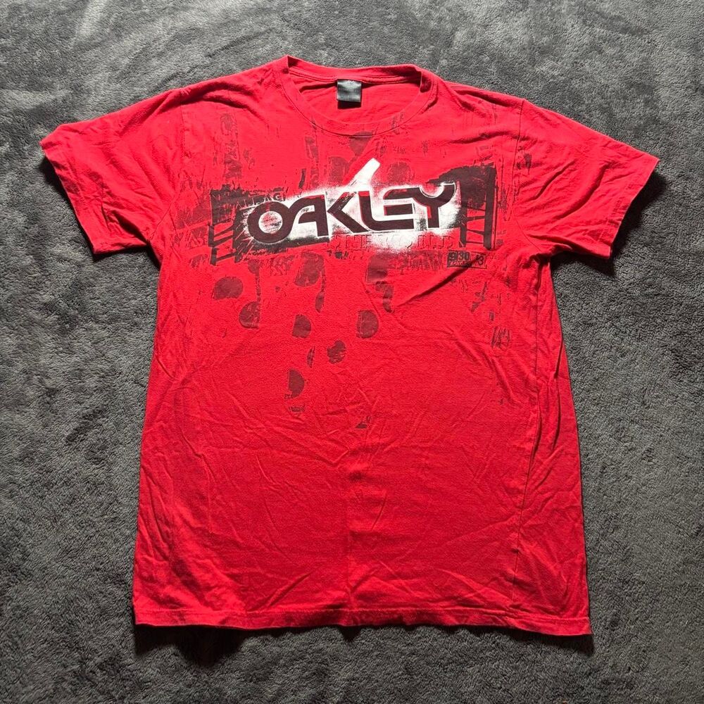 Oakley Y2K T-Shirt Men’s Large Red Vintage Streetwear Skate Tee